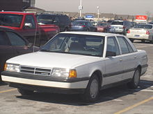 Una Dodge Monaco del 1990