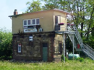 Pfalz Bahnhof Winden: Lage, Geschichte, Verkehr