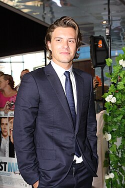 Xavier Samuel 2.jpg