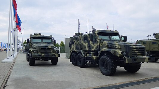 Voiture blindée basée sur KamAZ-5350.