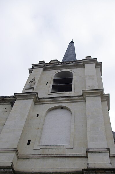 File:Église-de-Richelieu-(Indre-et-Loire)-clocher-nord.jpg