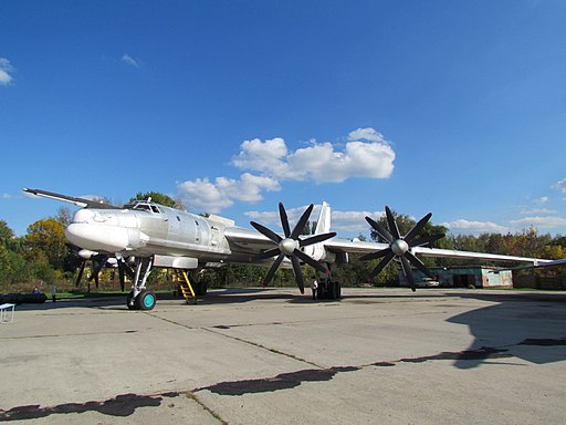 Меморіальний комплекс.Військові літаки. 076.