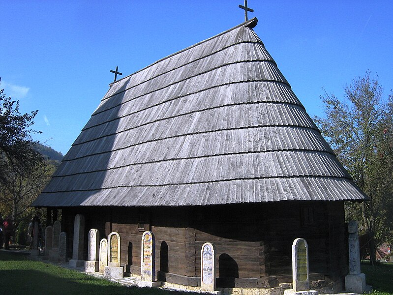 File:Сеча Река црква брвнара - Seča Reka - wooden church.jpg