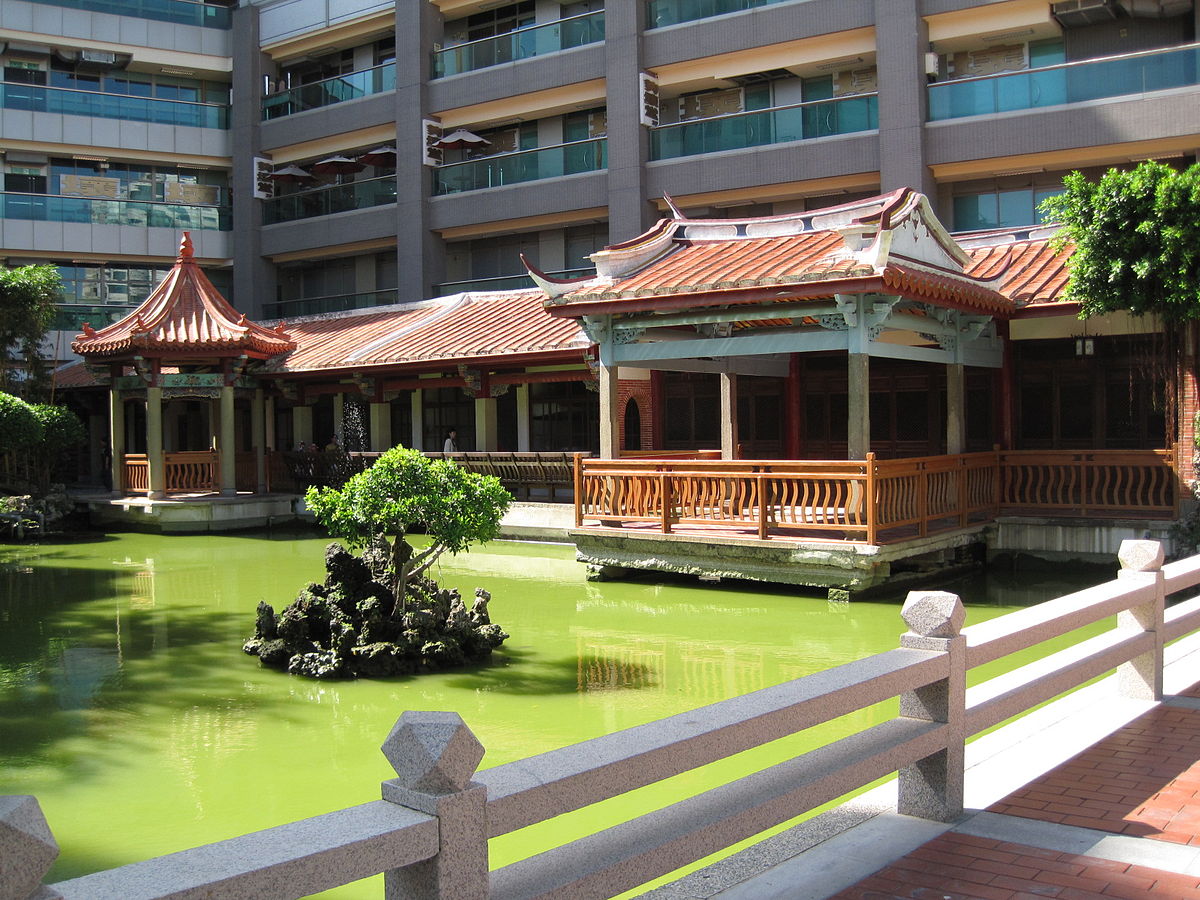 Тайвань дом. Тайвань дома. Тайнань. Wufeng Lin Family Mansion and Garden (Taichung) Taiwan.