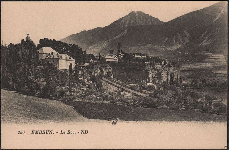 File:186 Embrun - Le Roc..jpg