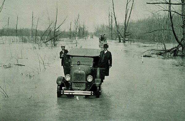 US 51 between Mounds and Cairo, during the Great Mississippi Flood of 1927