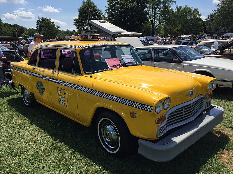 File:1976 Checker A-11 Taxi at 2015 Macungie show 1of4.jpg