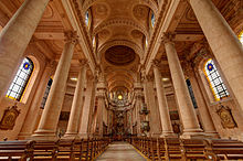 Intérieur de l'Église Notre-Dame (1785): vue intérieure de la nef vers le chœur