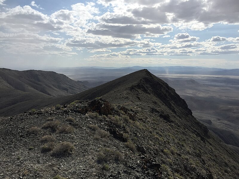 File:2015-04-18 16 17 09 View southwest from unnamed peak 5576 in the West Humboldt Range of Churchill County, Nevada.jpg