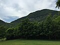 Miniatuur voor Bestand:2017-06-12 15 37 57 View of the northeast side of Cumberland Gap on the border of Kentucky and Virginia from the town of Cumberland Gap in Claiborne County, Tennessee.jpg