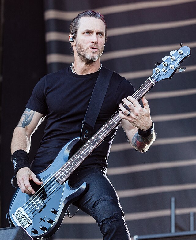 Description de l'image 20170615-097-Nova Rock 2017-Alter Bridge-Brian Marshall (cropped).jpg.