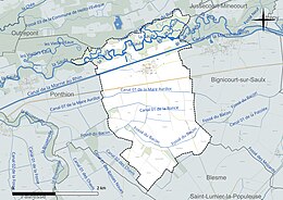 Carte en couleur présentant le réseau hydrographique de la commune