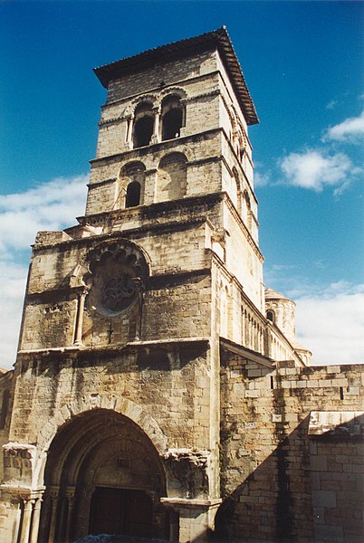 File:Abbaye de Cruas 3.jpg