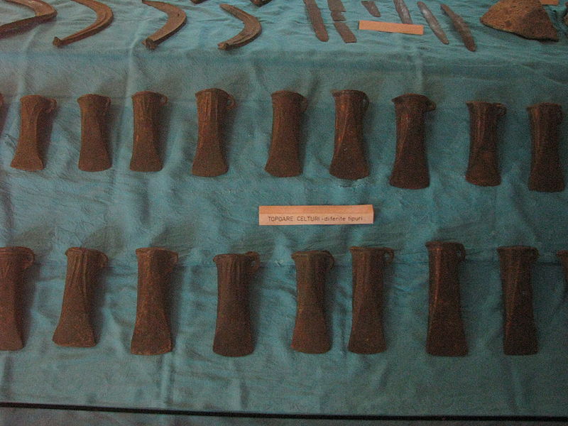 File:Aiud History Museum 2011 - Bronze Age - Celt Type Axes-2.JPG