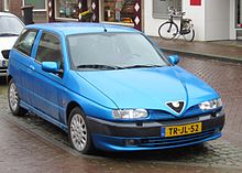 Alfa Romeo 145 del 1997, una delle prime opere disegnate da Bangle