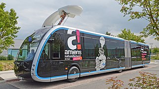 Bus de la livrée bleue et Evénementiel sur la ligne Némo 1 au Pôle Jules Verne (702).