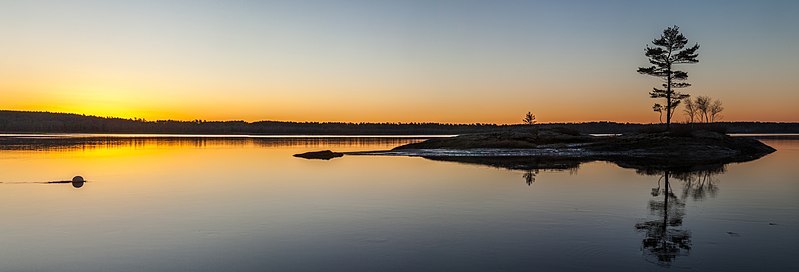 File:Androscoggin Dawn (30505283434).jpg