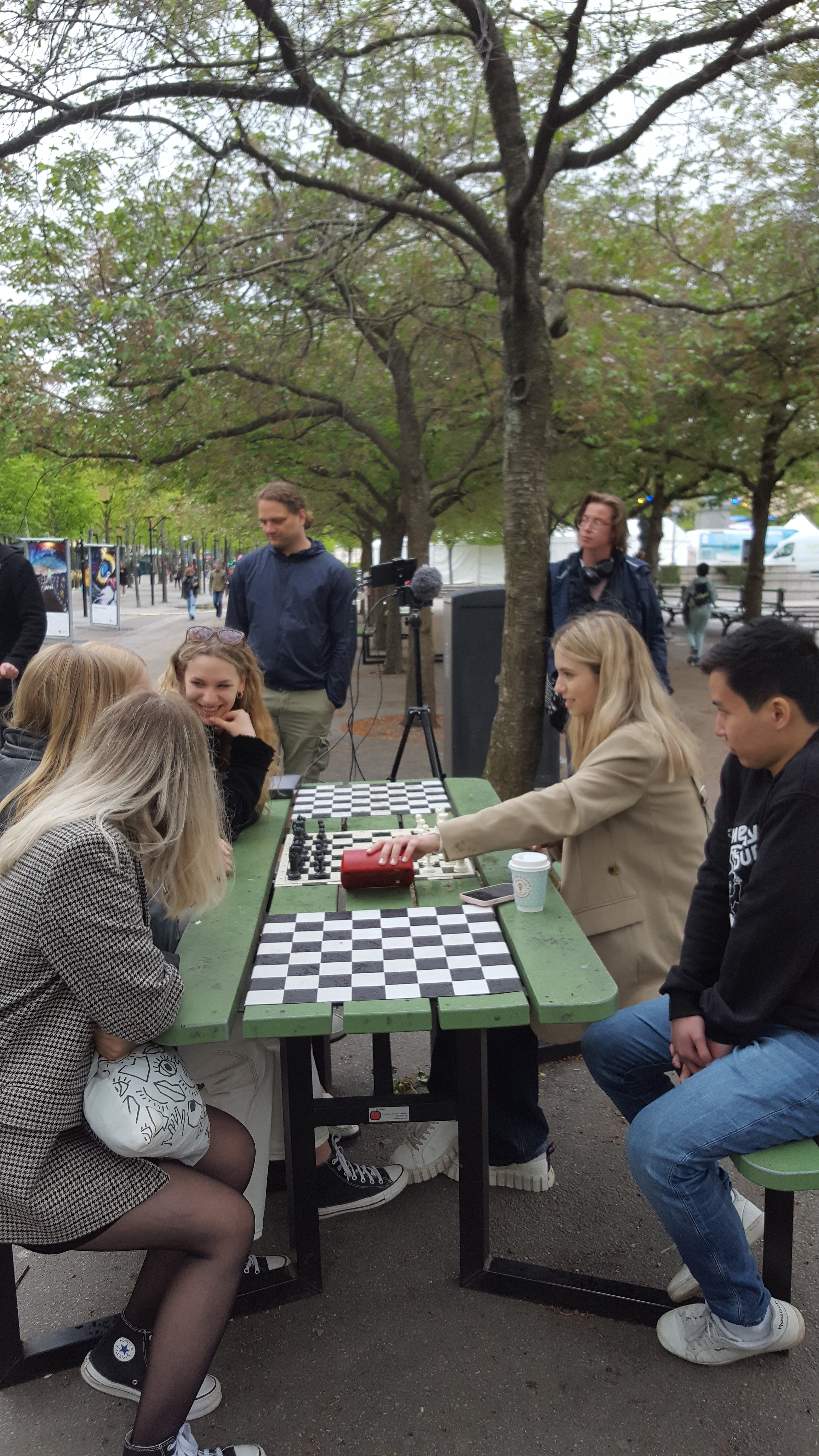 File:Anna Cramling, Chess player in Kungsträdgården,Stockholm 5