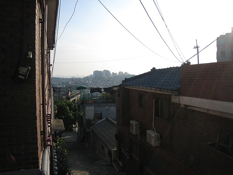 File:August 2007, walking in Seoul 100.jpg