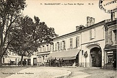 Blanquefort, place de l'église