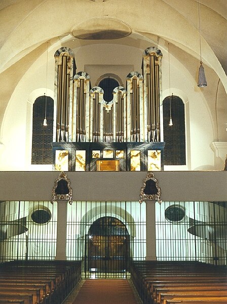 File:Bad Tölz Franziskanerkirche Orgel.jpg