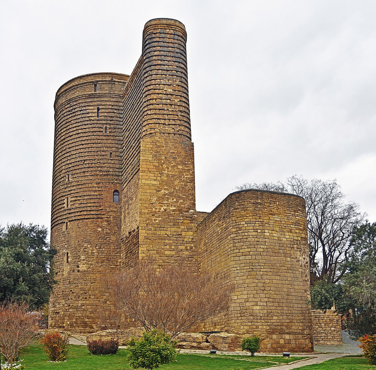 Baku Maiden Tower 004 7736.jpg