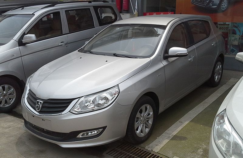 File:Baojun 610 2 China 2015-04-10.jpg