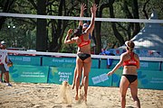 Deutsch: Beachvolleyball bei den Olympischen Jugendspielen 2018; Tag 8, 14. Oktober 2018; Mädchen, Achtelfinale – Bolivien-Puerto Rico 0:2 (18–21/18–21 ) English: Beach volleyball at the 2018 Summer Youth Olympics at 14 October 2018 – Girls Round of 16 – Bolivia-Puerto Rico 0:2 (18–21/18–21 )