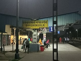 <span class="mw-page-title-main">Bhagwangola railway station</span> Railway station in West Bengal, India