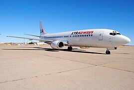 Boeing 737-400 i de nye fargene til Extra Airways ved Roswell i New Mexico.