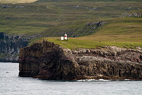 Вид на маяк Бордан со стороны острова Стремё.