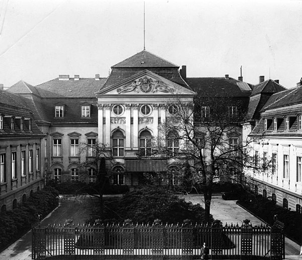 Image: Bundesarchiv Bild 146 1998 013 20A, Berlin, Reichskanzlei