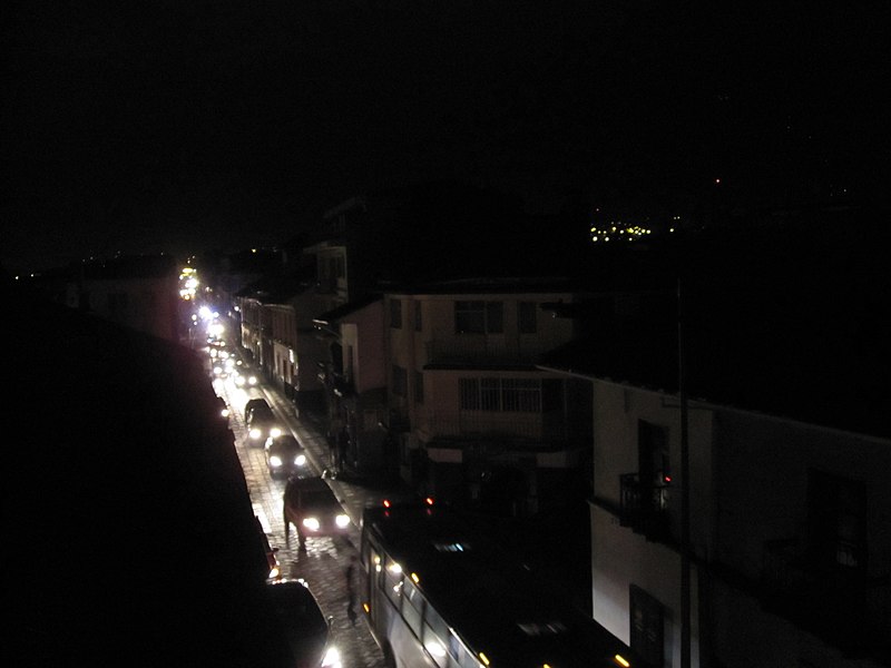 File:Calle Larga at night during power cut.jpg