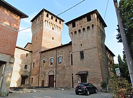 Castello (Montecchio Emilia) - facciata e lato ovest 2022-07-23.jpg