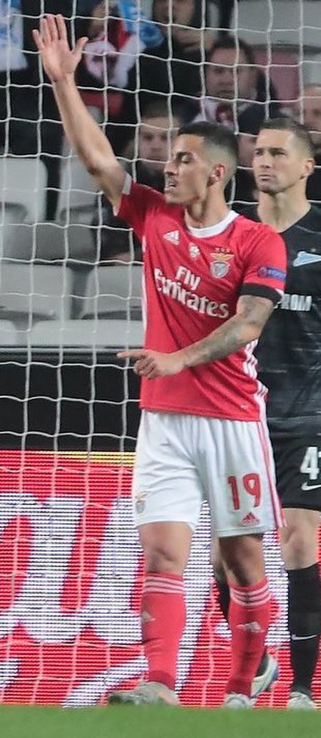 Chiquinho (cầu thủ bóng đá người Bồ Đào Nha, sinh 1995)