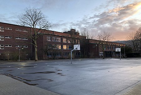 Comenius Gymnasium, Schulhof, Düsseldorf Oberkassel (2020)