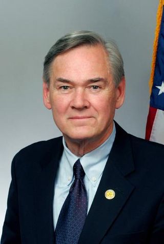 <span class="mw-page-title-main">Dennis Moore (politician)</span> American politician and lawyer (1945–2021)