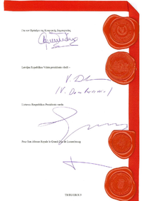 Croatia-EU Accession Treaty Signature Page 4.png