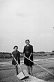 Activités salines à La Girvière en 1940, Daniel et Prudence Cloutour.