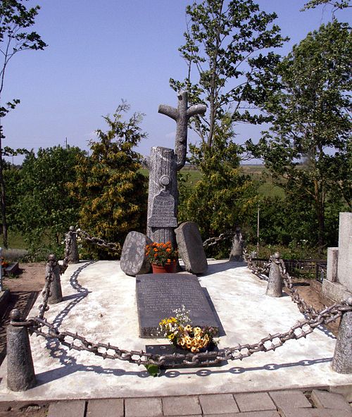 Grave of Daukantas in Papilė