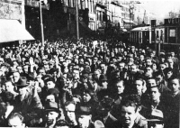 Den 22. september 1938 gikk befolkningen i Praha til generalstreik i protest mot Hodža-regjeringens kapitulasjon. Over 100 000 tsjekkere samlet seg på Wenzelsplassen. De krevde at Hodža gikk av for å bli erstattet av en militær regjering som ville forsvare landet.
