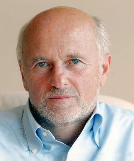 Dirk Rossmann Portrait.jpg