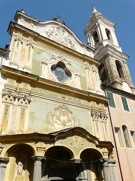 File:Dolcedo-chiesa san tommaso3.jpg