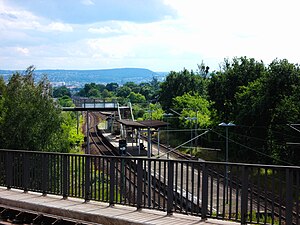 Dresden-Industriegelände-Bahnhaltestelle.jpg