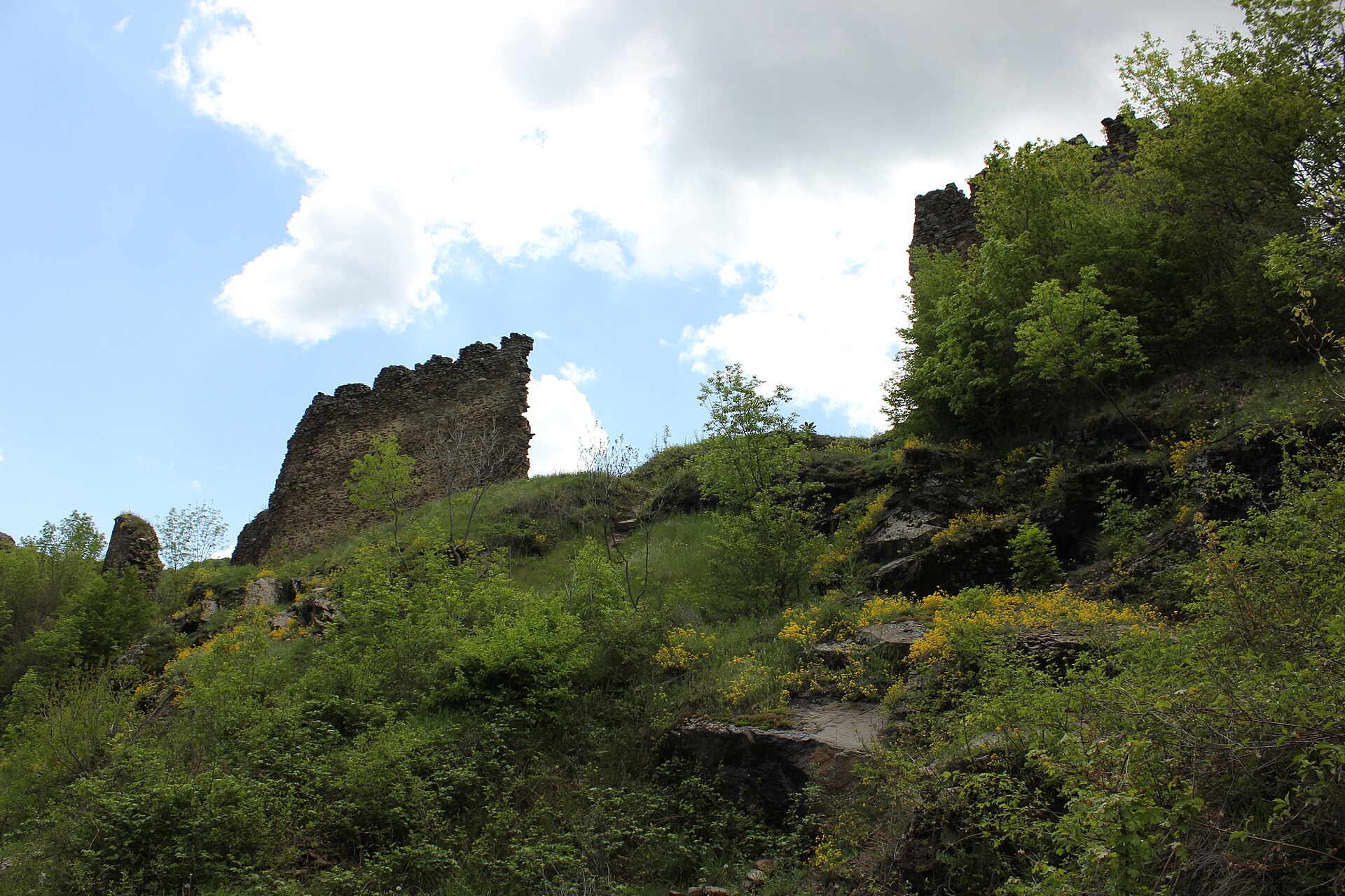 Eastern wall of fortress Markovo Kale, Vranje, Srbija (1).jpg