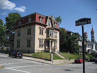 <span class="mw-page-title-main">Highlands Historic District (Fall River, Massachusetts)</span> Historic district in Massachusetts, United States