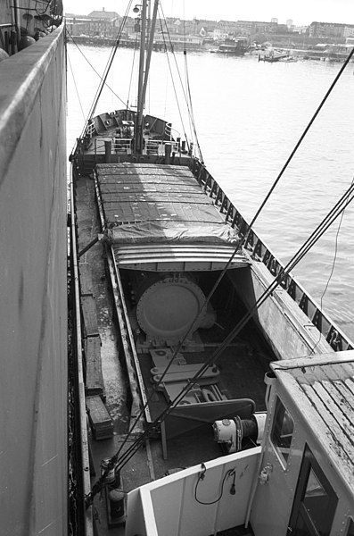 File:Forschungsschiff OTTO HAHN (Kiel 41.359).jpg