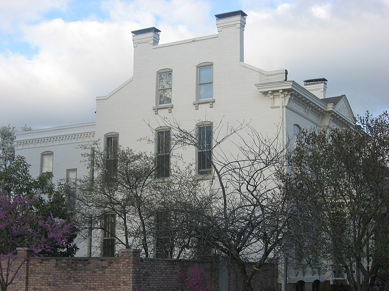 File:Frederick W. and Mary Karau Pott House.jpg