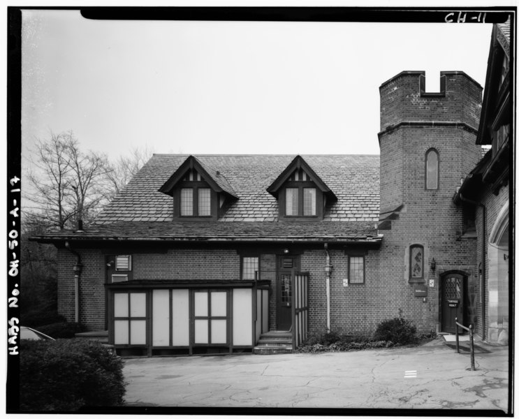 File:GARAGE, VIEW FROM NORTHWEST - Stan Hywet Hall, Carriage House and Garage, 714 North Portage Path, Akron, Summit County, OH HABS OHIO,77-AKRO,5A-17.tif