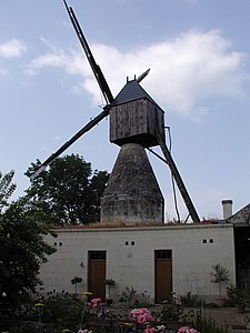 Вітряк «Ле-Шан-дез-Іль», Варенн-сюр-Луар, Франція.